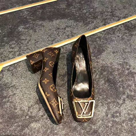 louis vuitton pumps